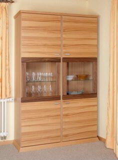 Wohnzimmermöbel aus Kernbuche und Nussbaum