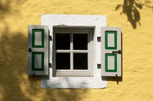 Fenster mit profilierten Flügel Fenster mit profilierten Flügel