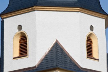 Kirche Königsfeld, Schallläden aus Lärche
