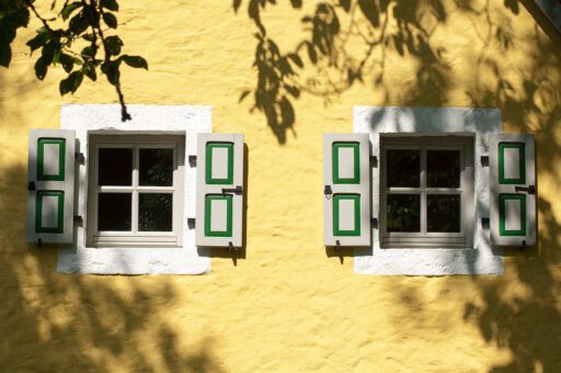 Fenster mit profilierten Flügel Fenster mit profilierten Flügel