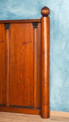 Wandverkleidung, gebeizt und patiniert