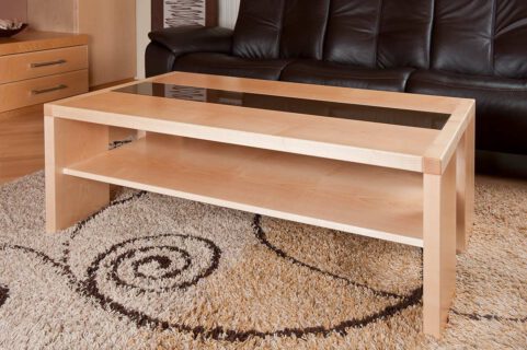 Tisch aus Ahorn mit eingearbeiteter Glasplatte