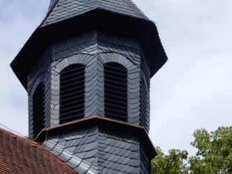 Kirche Veitsberg, Schallläden aus Eiche, Anthrazitgrau gestrichen