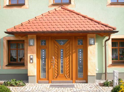 Haustür aus Fichte mit Design Verglasung