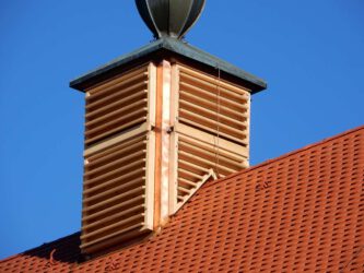 Kirche Traindorf, Schallläden aus Lärche
