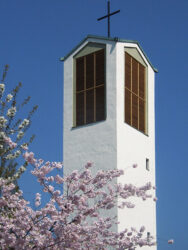 Kirche Dörfles-Esbach, Schallläden aus Eiche