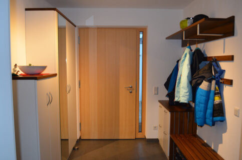 Garderobe in weiß und Eiche gelaugt